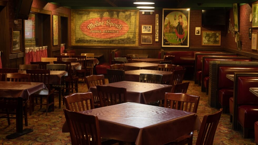 cloverleaf-eastpointe-mi-cloverleaf-bar-restaurant